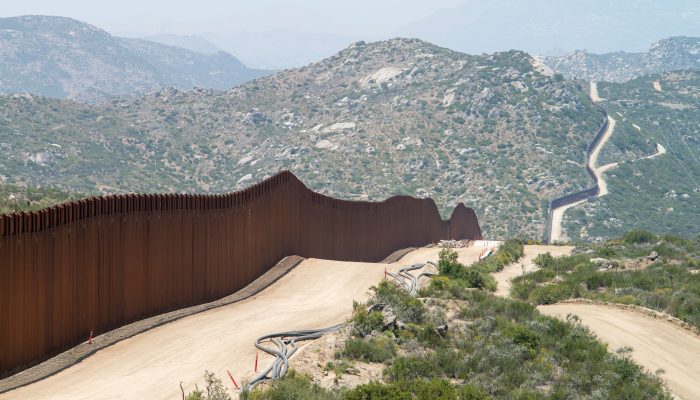 Governor, attorney general visit the border and seek a bigger immigration enforcement role